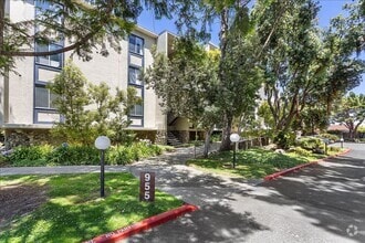 Building Photo - 955 Shorepoint Ct