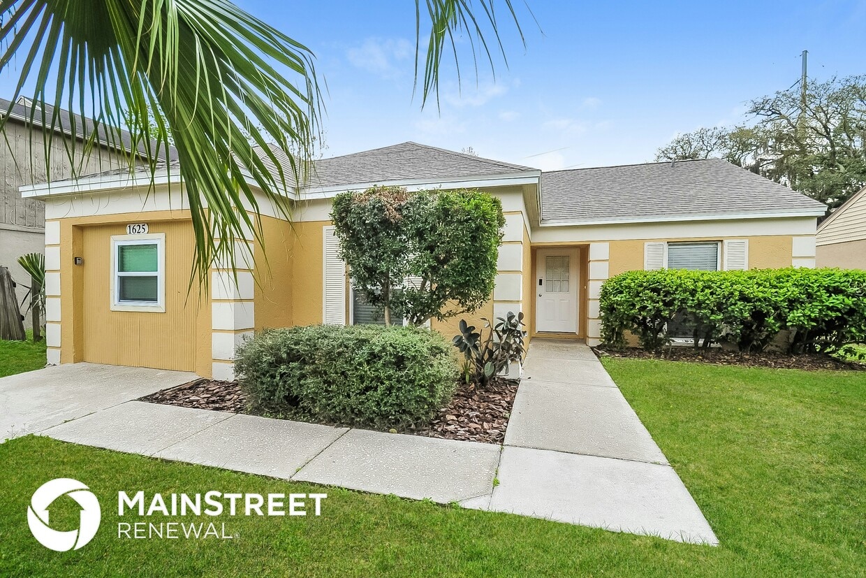 Primary Photo - 1625 Crossridge Dr