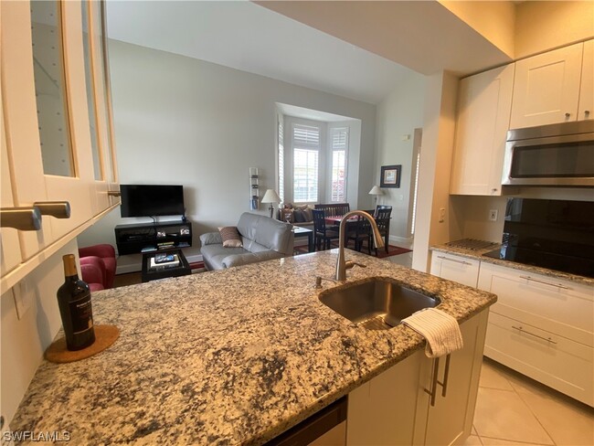Foto del edificio - 15040 Sterling Oaks Dr