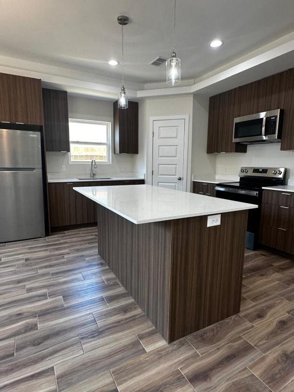 Foto del edificio - 605 N Emerald Ave