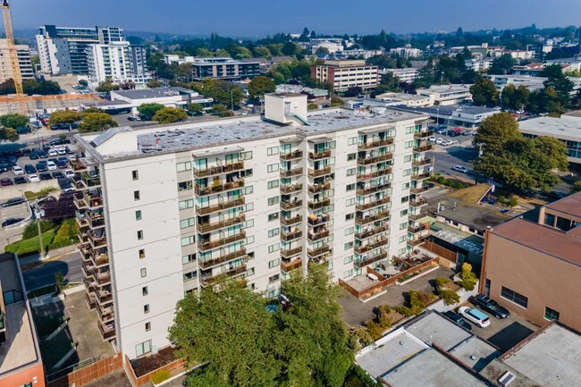 Building Photo - Tara Place Apartments