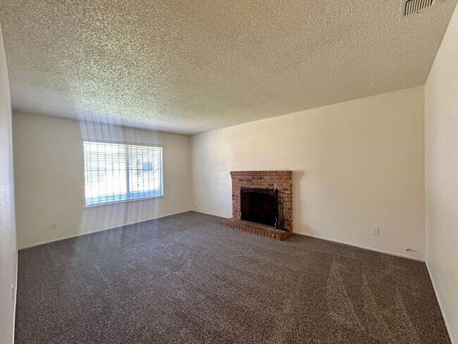 Building Photo - 9145 Posada Way