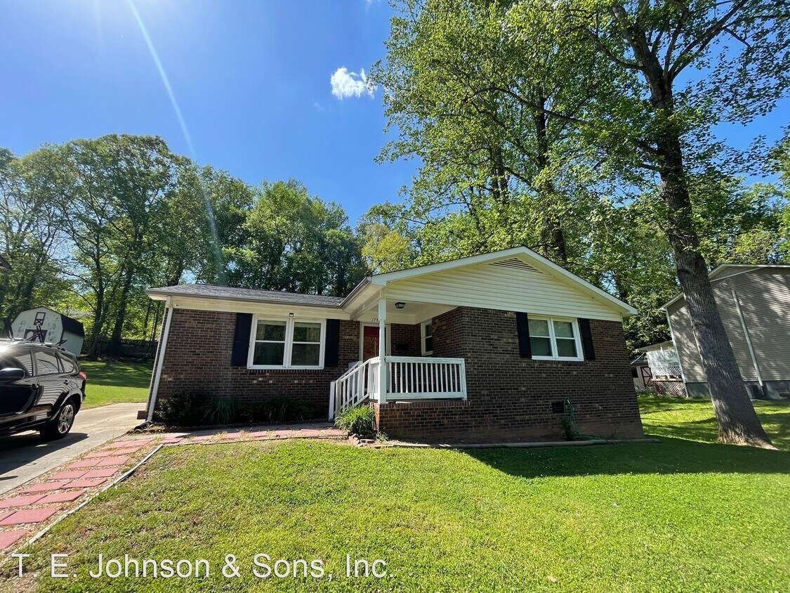 Primary Photo - 3 br, 1.5 bath House - 1755 Camden Road
