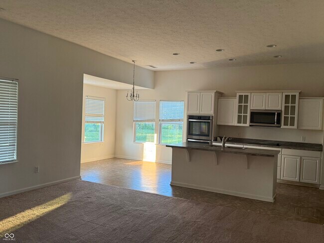 Foto del edificio - 4604 Crosby Buck Dr