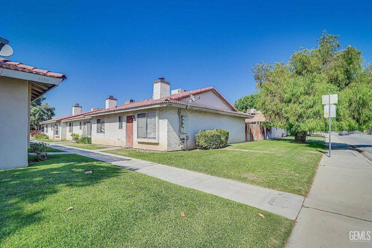 Foto principal - 4418 White Ln