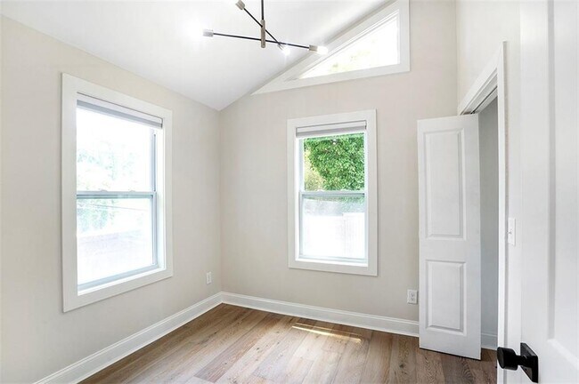Foto del edificio - 2294 Hill St NW