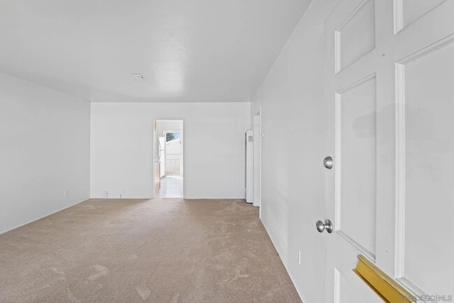 Building Photo - 4851 Iroquois Ave