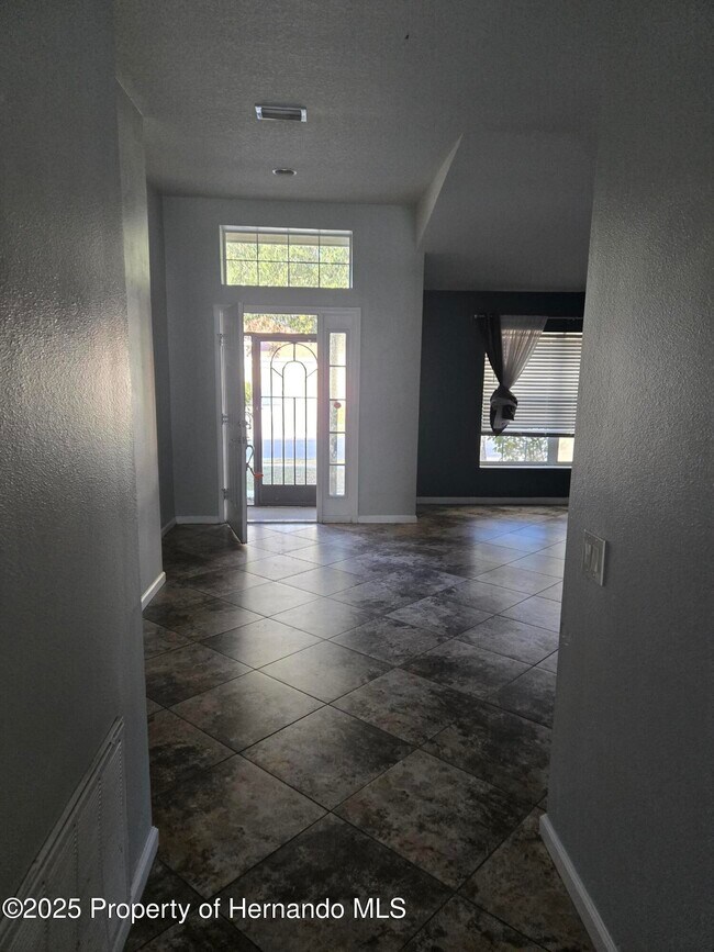 Foto del edificio - 14392 Wake Robin Dr