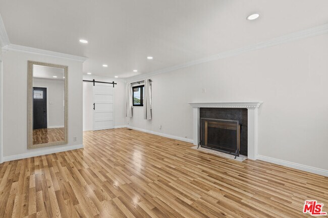 Foto del edificio - 7212 W 91st St