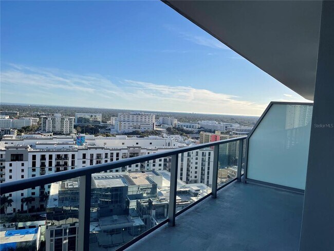 Foto del edificio - 400 Central Ave