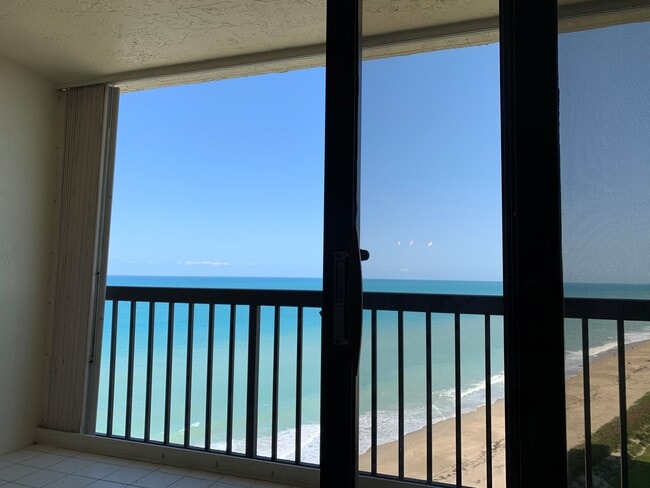 Building Photo - 9500 S Ocean Dr