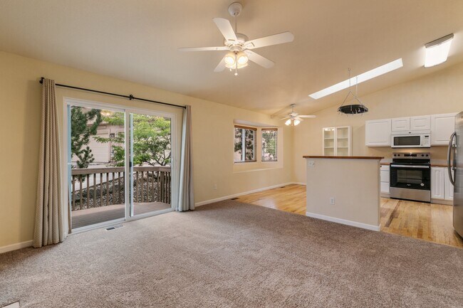 Building Photo - 5076 Peak Villa Heights