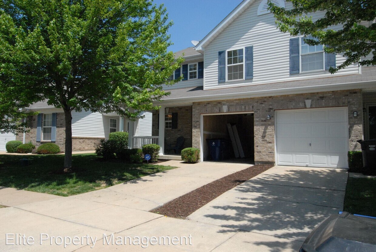 Primary Photo - 2 br, 2.5 bath House - 32 Jost Villa