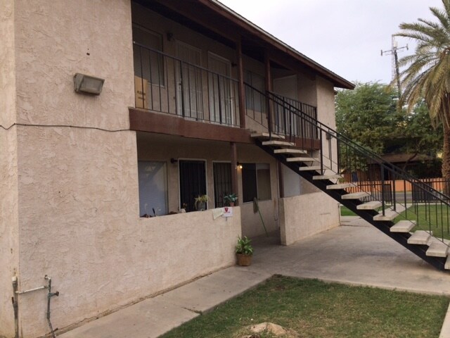 Building Photo - 749-753 W Olive Ave