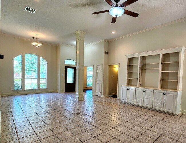 Building Photo - 411 Greenfield Dr