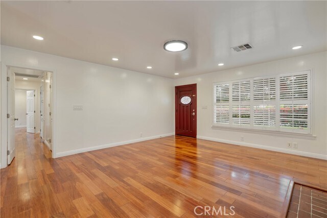 Foto del edificio - 8307 Longden Ave