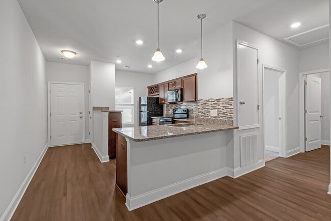 Building Photo - Hickory Grove