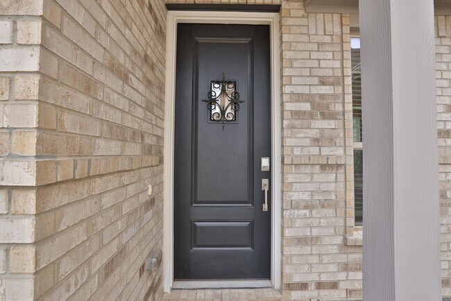 Building Photo - 18323 Tiger Flowers Dr