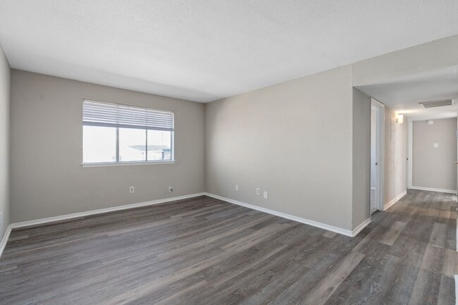 Interior Photo - TXAVT Avery Trace