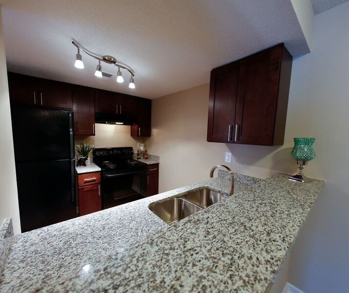 Primary Photo - 3270 Kenelworth Dr