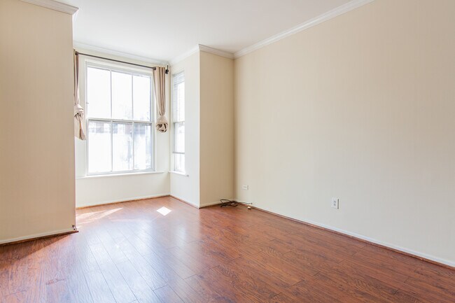 Foto del edificio - 3036 N Seminary Ave