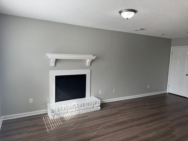 Building Photo - 3546 Christine Rd