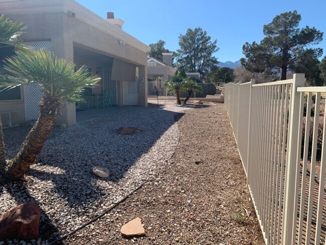 Building Photo - 3 Bedroom Sun City Summerlin Home on the G...