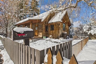 Building Photo - 117 Neale Ave