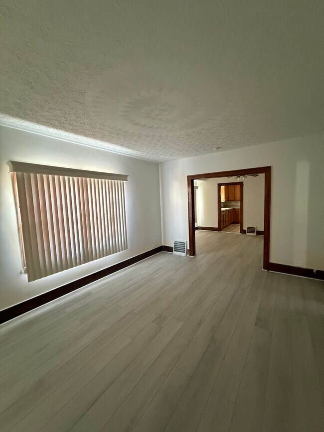 Foto del edificio - SECTION 8 AND EDEN ACCEPTED! Charming 2-Bedroom Home in the Heart of Akron!!