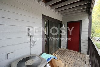 Building Photo - 6388 Oak Ct