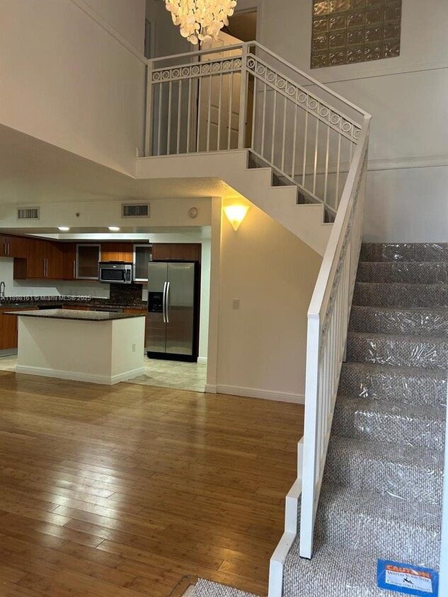 Foto principal - 888 S Douglas Rd