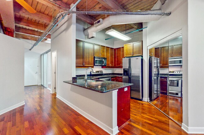 Foto del edificio - 225 W Huron St
