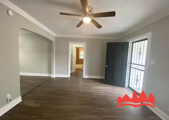 Building Photo - 944 Semmes St