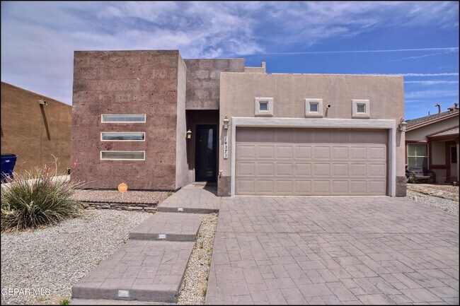 Foto del edificio - 14373 High Rock Dr