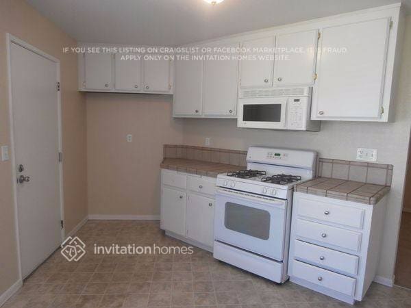 Building Photo - 1009 Murre Way