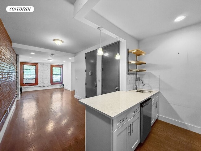 Building Photo - 475A Hicks St