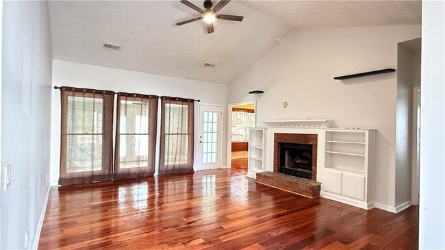 Foto del edificio - 1399 Sisters Ct