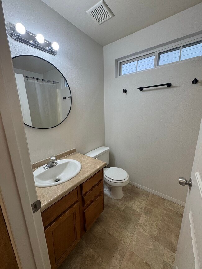 Foto del edificio - 6515 W Butte St