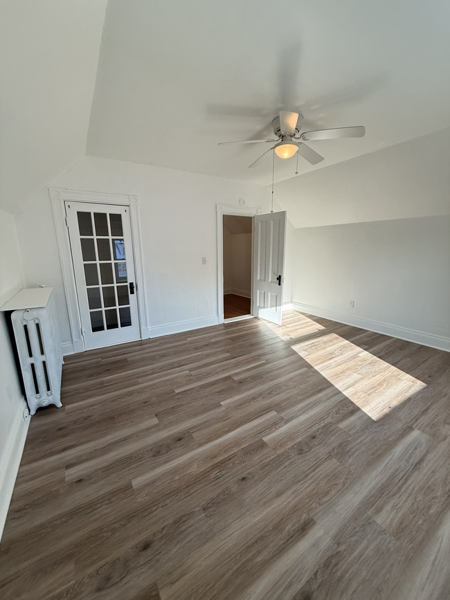 Dormitorio 1 - 260 Webster St