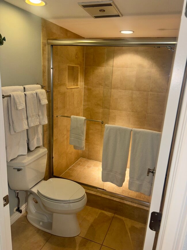 Building Photo - 29130 Bay Hollow Dr