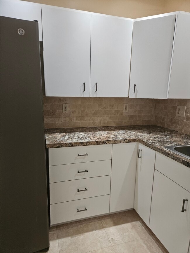 Building Photo - 1208 Clays Trl