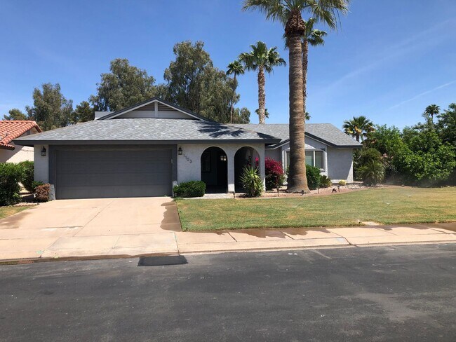 Building Photo - A GREAT REMODELED LIKE NEW HOME ON THE GOL...