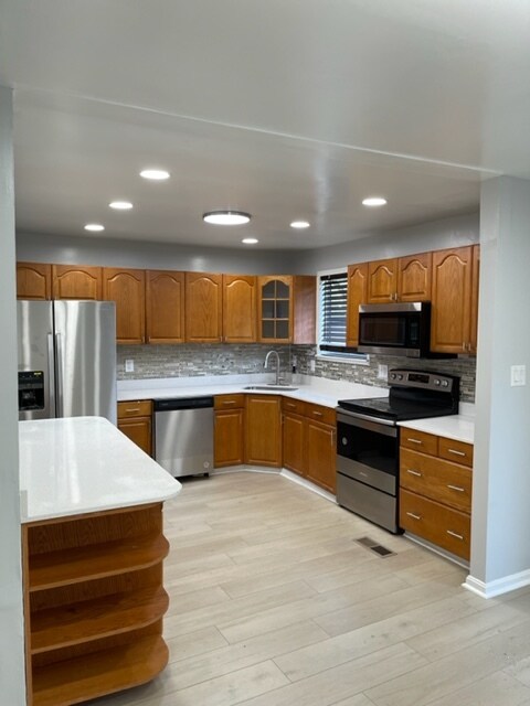 Foto del edificio - 475 Kenilworth Ct