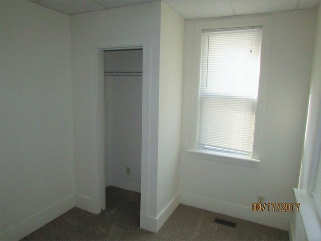 Building Photo - 181 Grove St