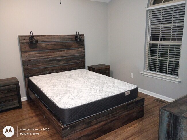 Foto del edificio - 3826 Nadia Ln