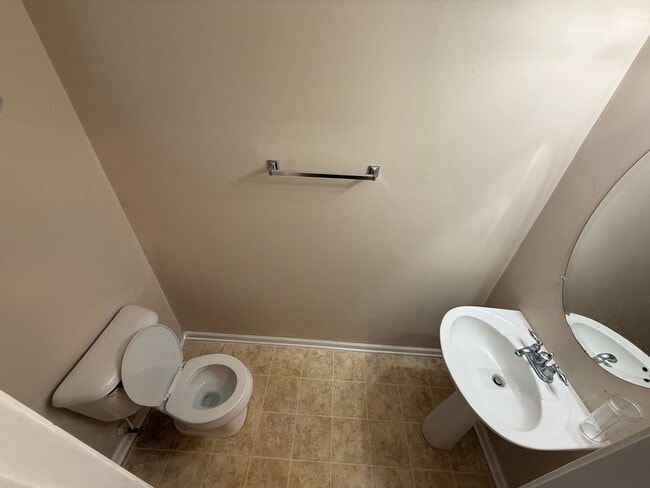 Foto del edificio - 460 Parkway Rd