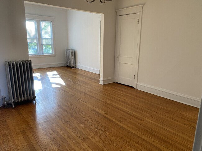 Foto del edificio - 1548 W Highland Ave