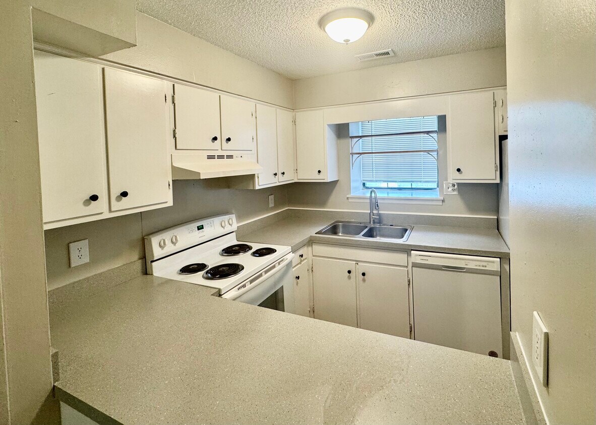 Primary Photo - 4963 Brighton Ln