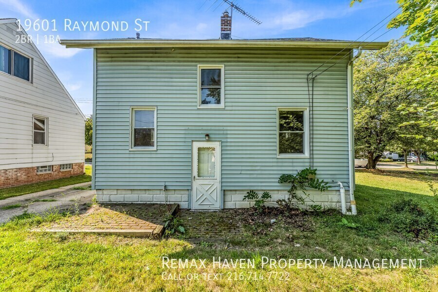 Foto del edificio - 19601 Raymond St