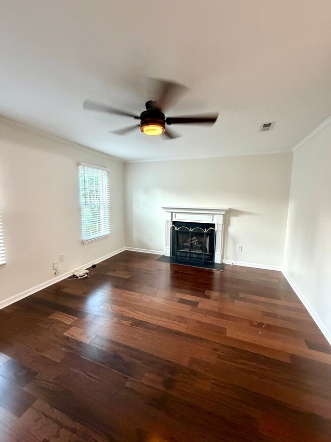 Building Photo - 302 Rolling Acres Dr